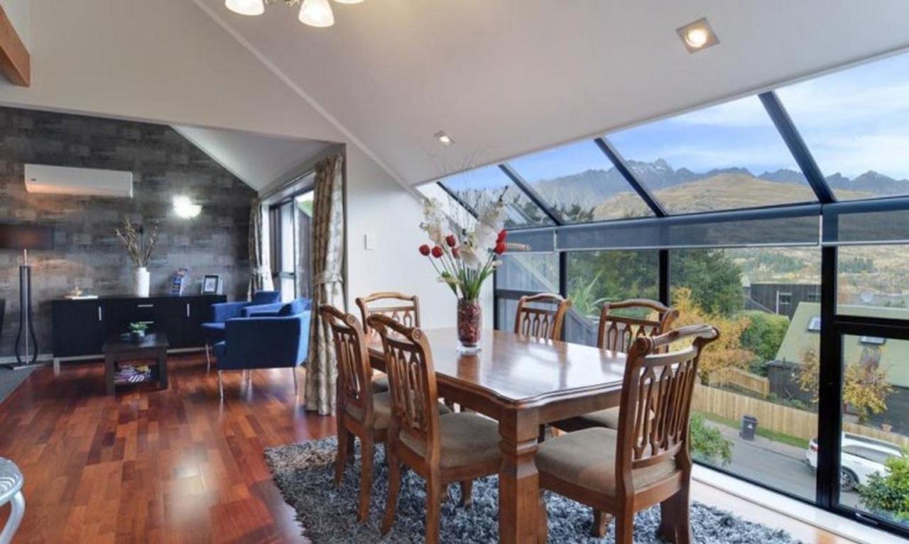 4 Bedroom Home, Unlimited Wifi, Fantastic Lake Views With Private Balcony Queenstown Kültér fotó