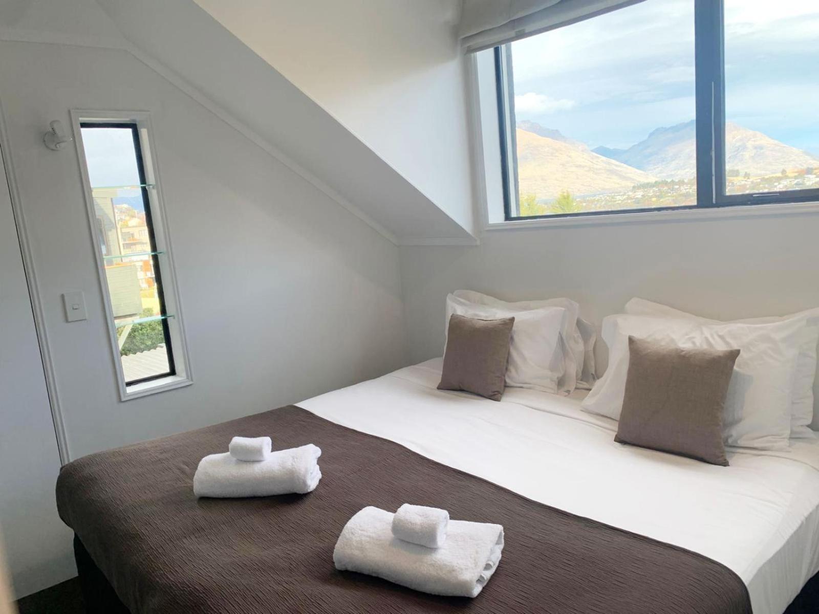 4 Bedroom Home, Unlimited Wifi, Fantastic Lake Views With Private Balcony Queenstown Kültér fotó